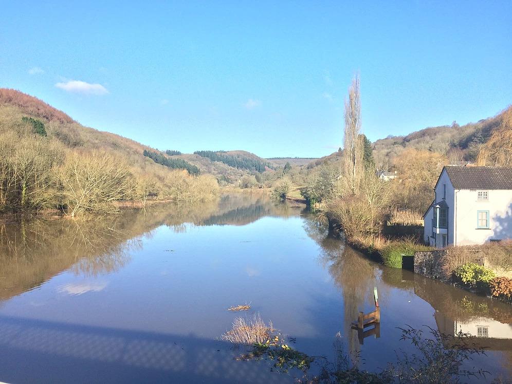 The river Wye at Brockweir rising water levels 3